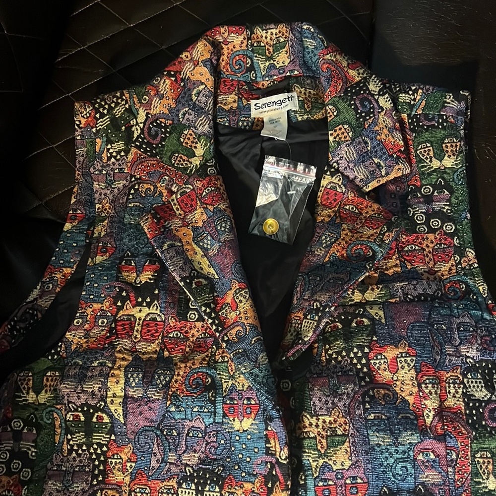 Laurel Burch Serengeti tapestry cat vest. Pockets, buttons. Size 2x.